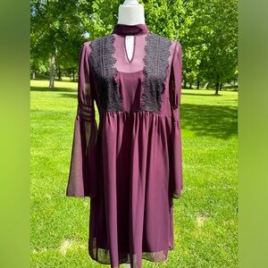 Gorgeous burgundy dress, elegant for every season.